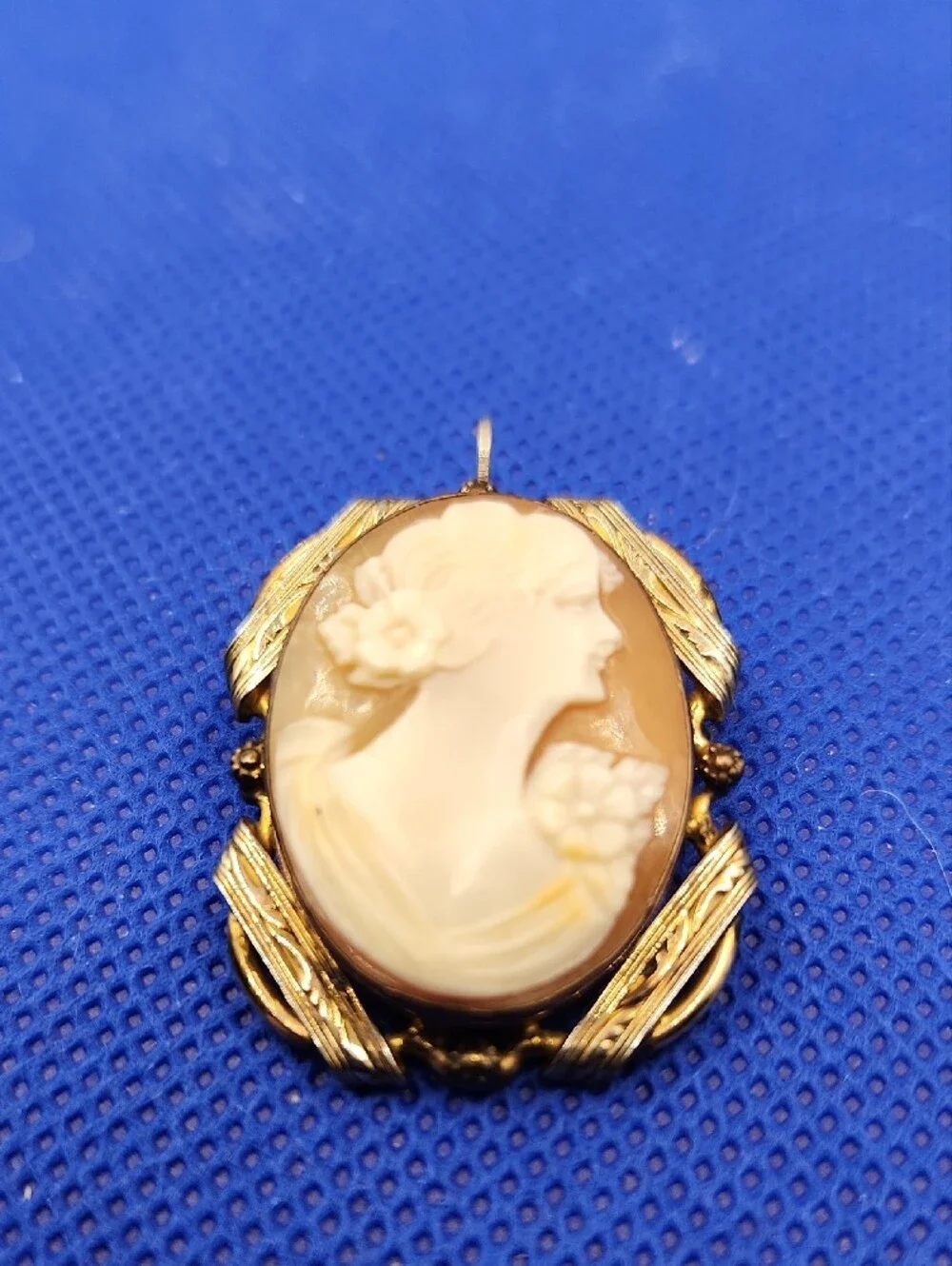 Vtg. Gold Filled Filigree Design Cameo Brooch/Bail